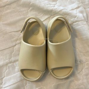 Brand new pool shoes. Unisex.